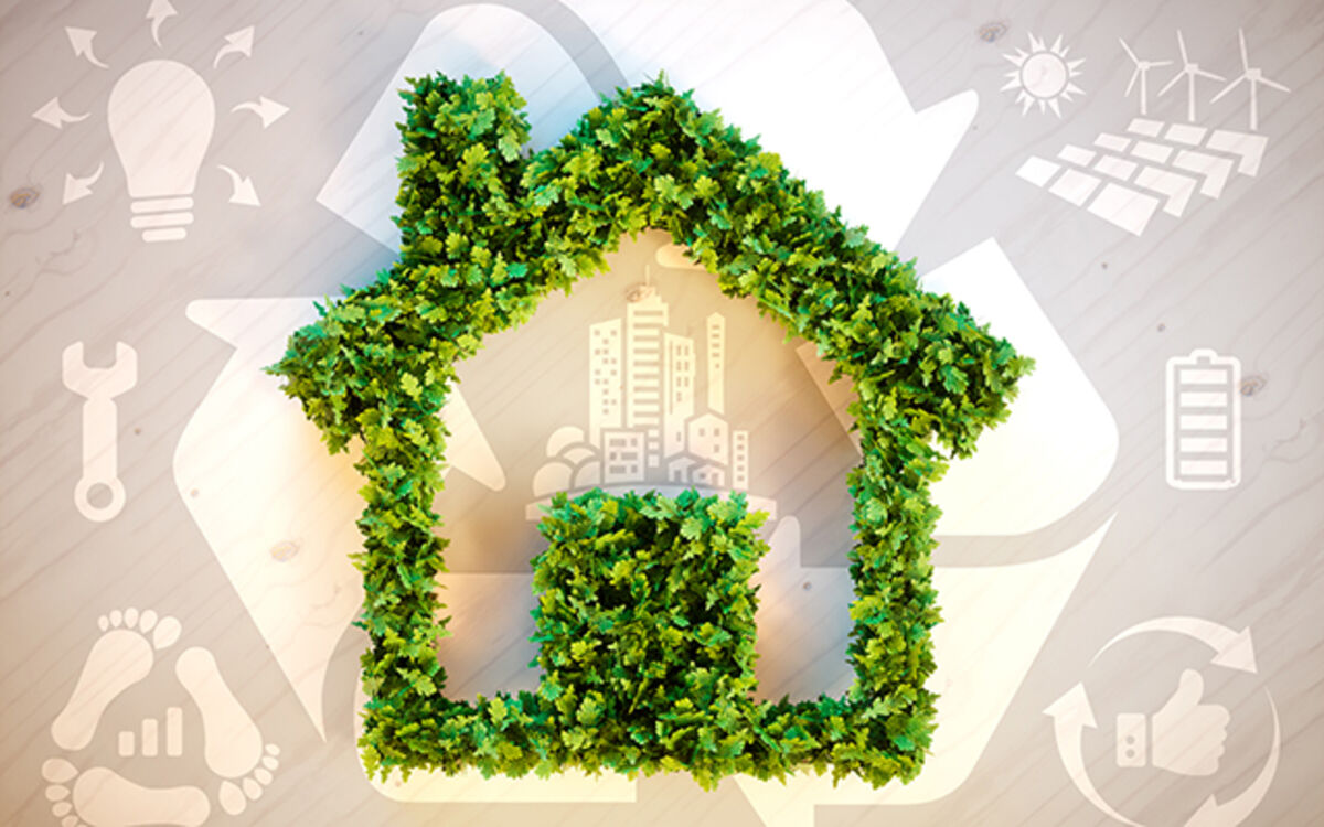 The basic prerequisites for DZ HYP's sustainable, entrepreneurial activity Graphic with a light beige recycling symbol (three arrows arranged in a triangle) on a wooden background. Above it an outline of a house made of leaves.